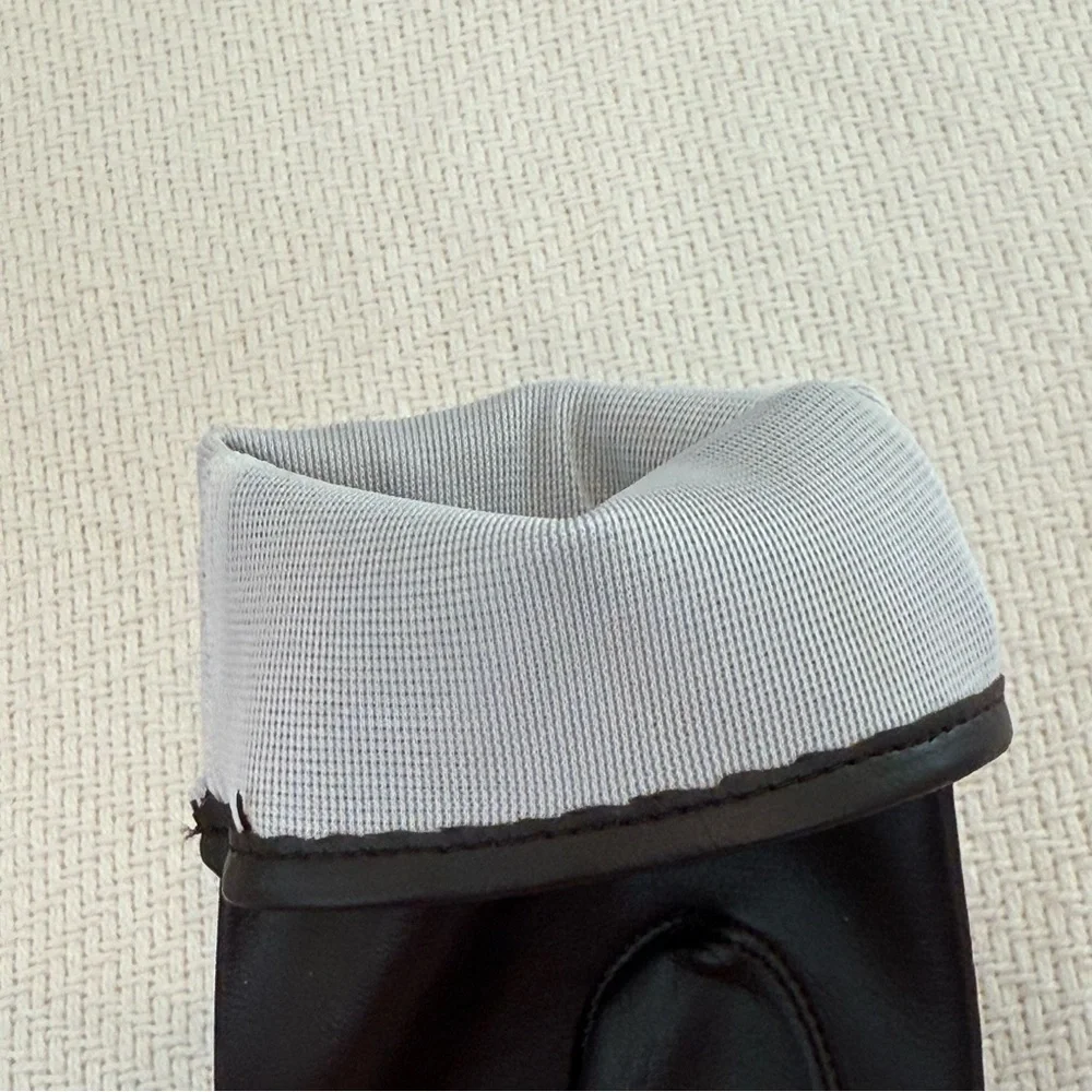 Lightweight Dark Brown Driving Gloves with Embroidered Detail